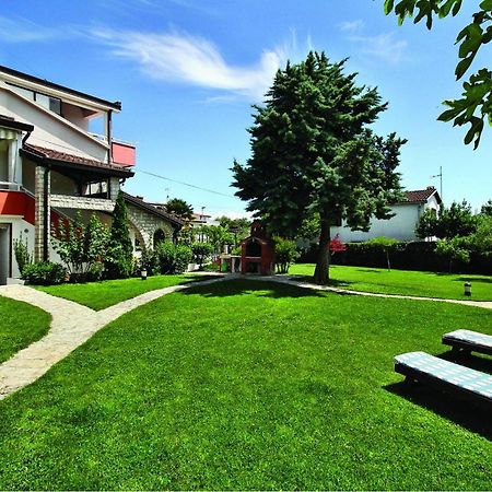 2 Bedroom Beautiful Apartment In Савудрия Экстерьер фото