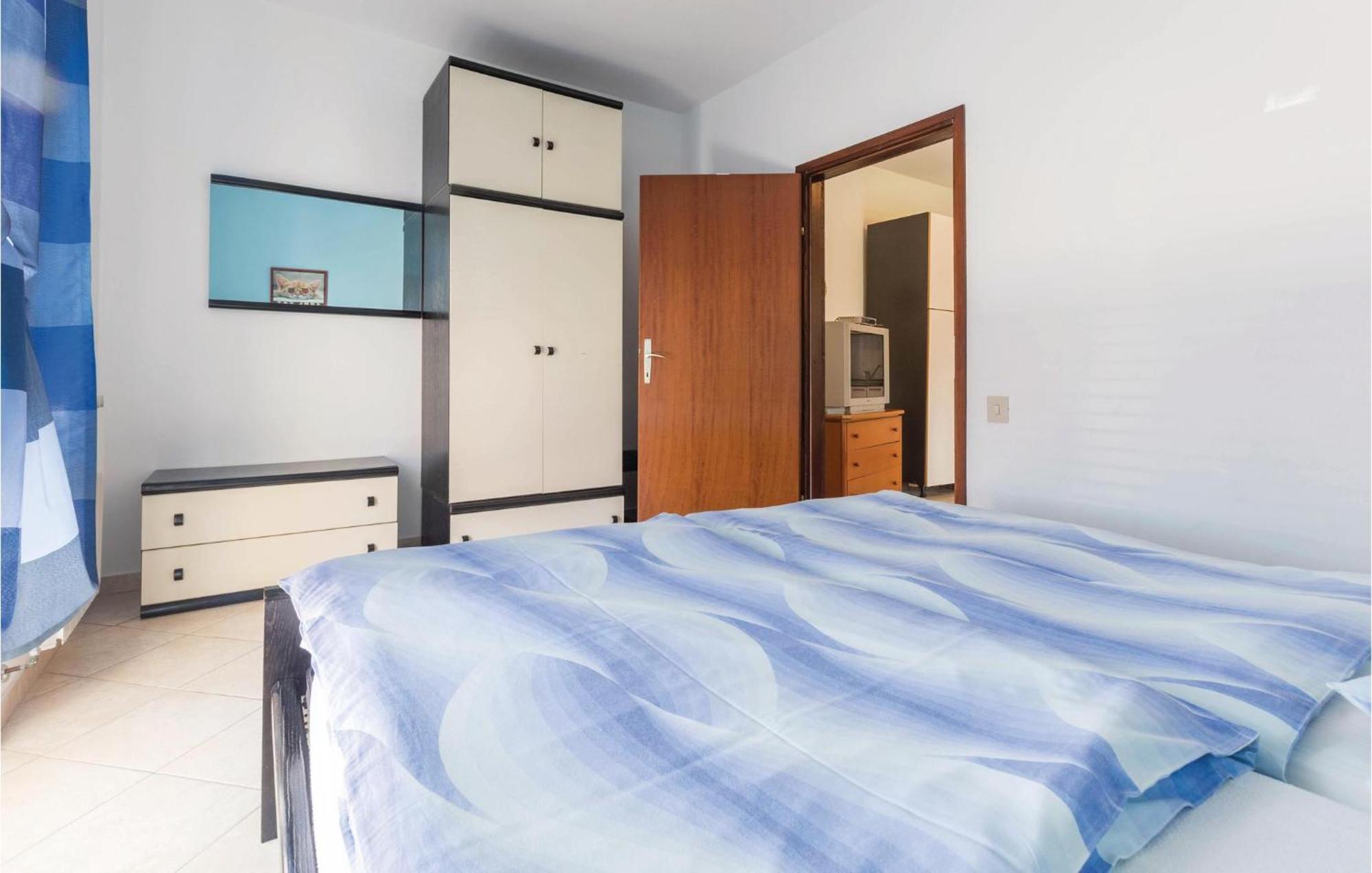 2 Bedroom Beautiful Apartment In Савудрия Экстерьер фото