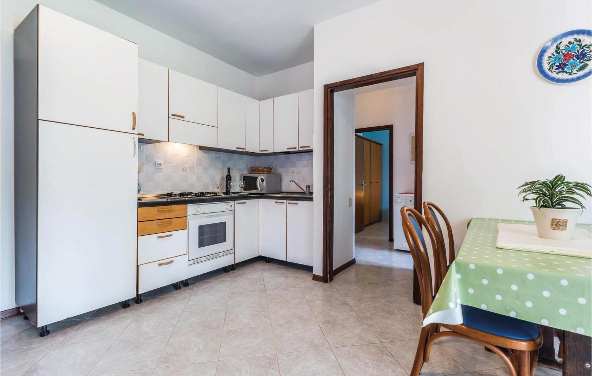 2 Bedroom Beautiful Apartment In Савудрия Экстерьер фото